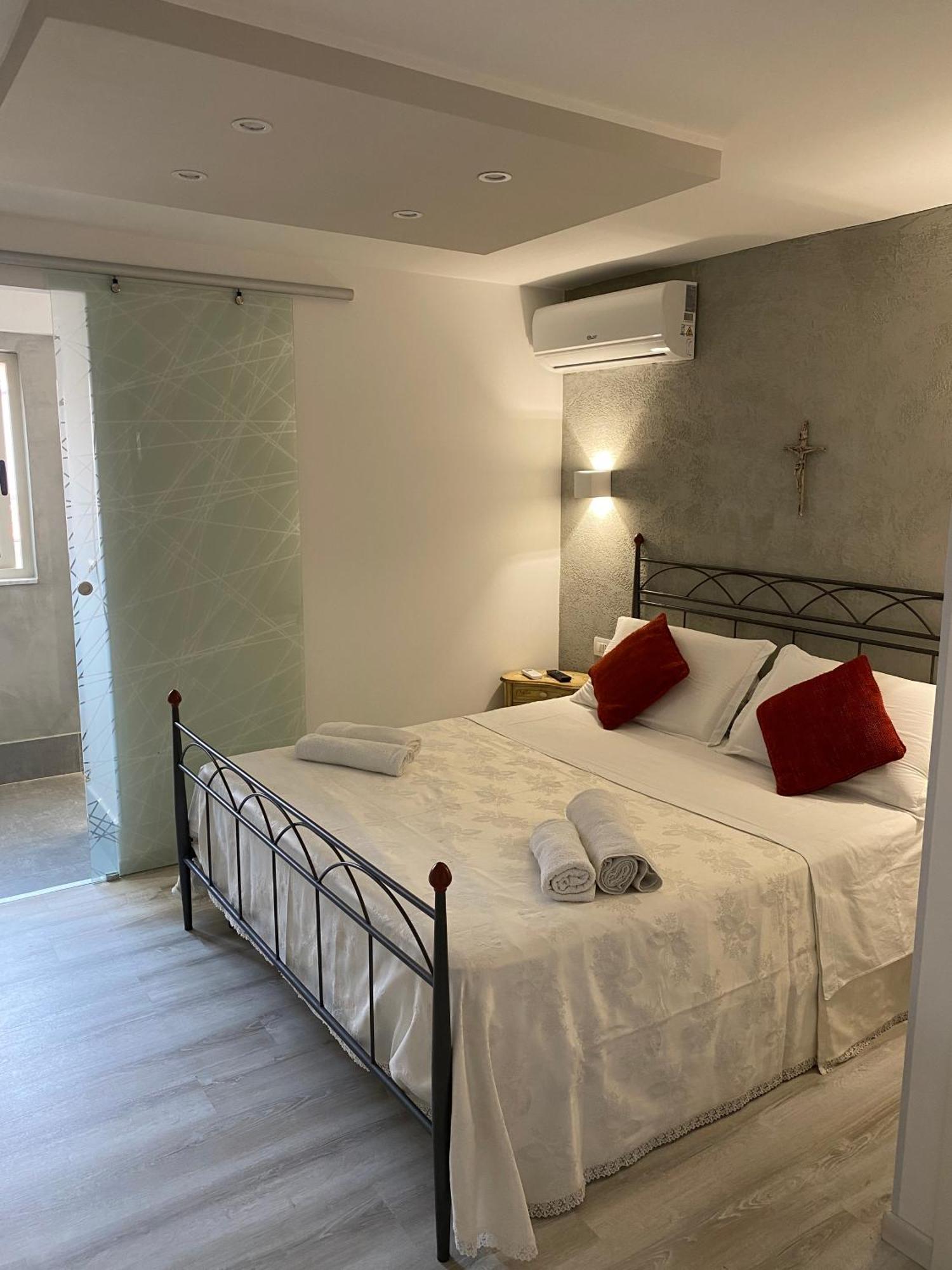Bed and Breakfast Royal House Катания Экстерьер фото