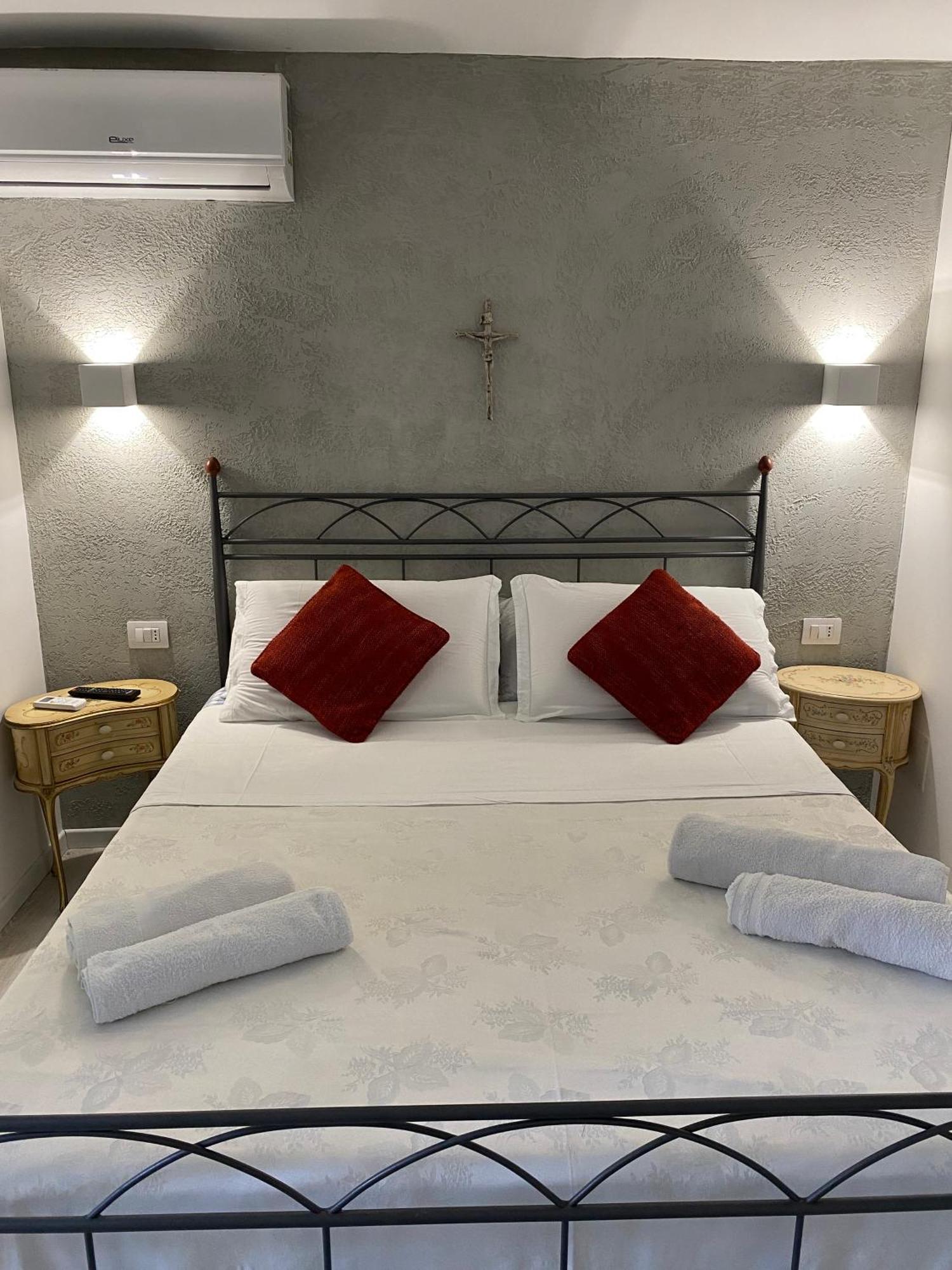 Bed and Breakfast Royal House Катания Экстерьер фото